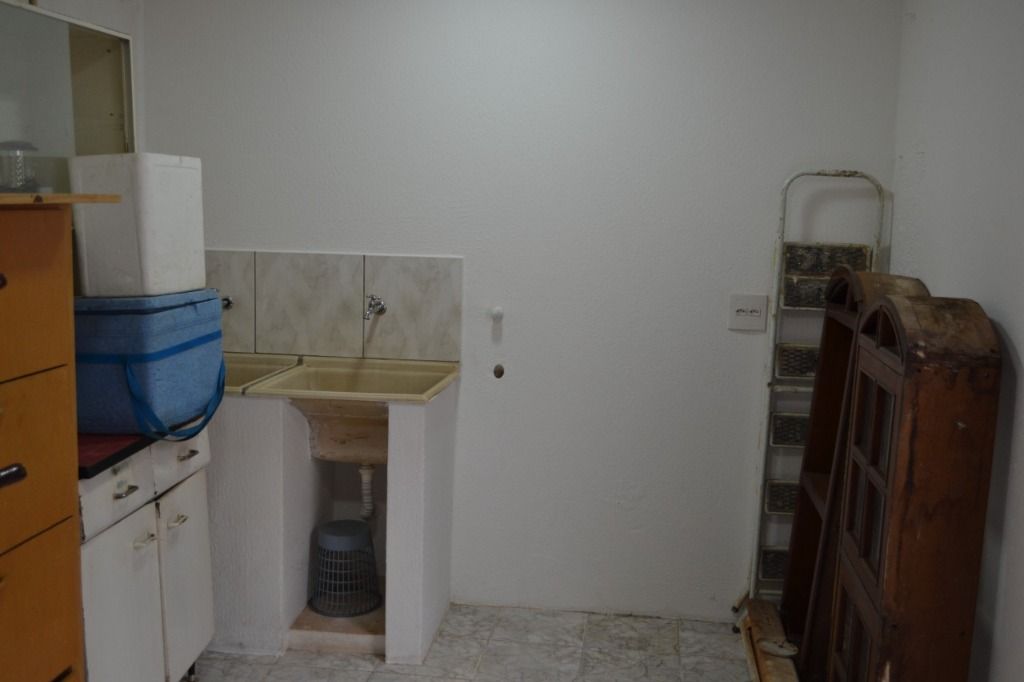 Casa para alugar com 3 quartos, 380m² - Foto 14