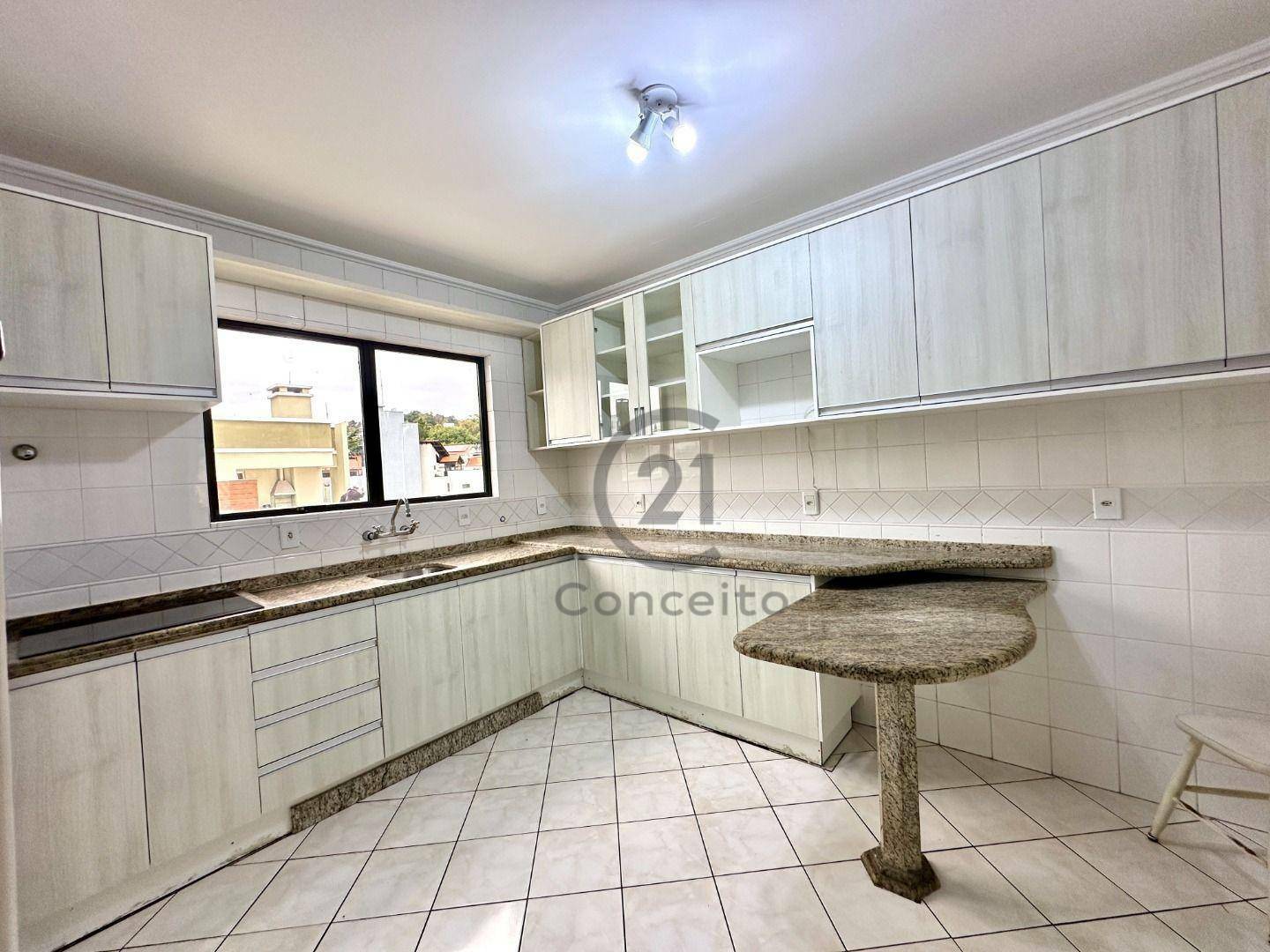 Apartamento à venda com 3 quartos, 212m² - Foto 7