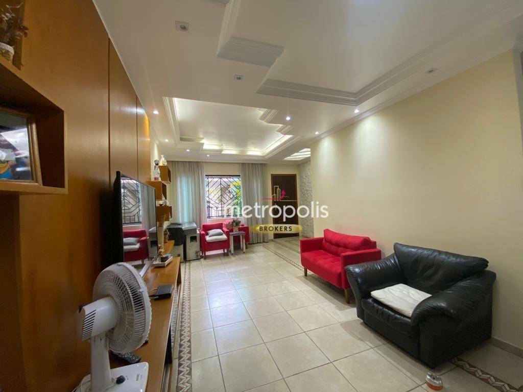 Casa à venda com 3 quartos, 250m² - Foto 2