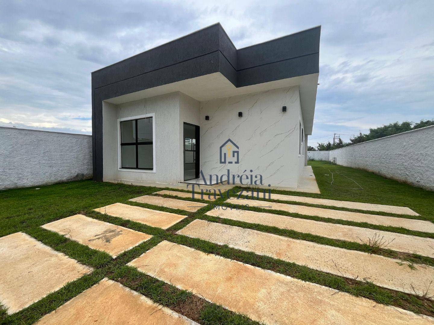 Casa à venda com 3 quartos, 100m² - Foto 1