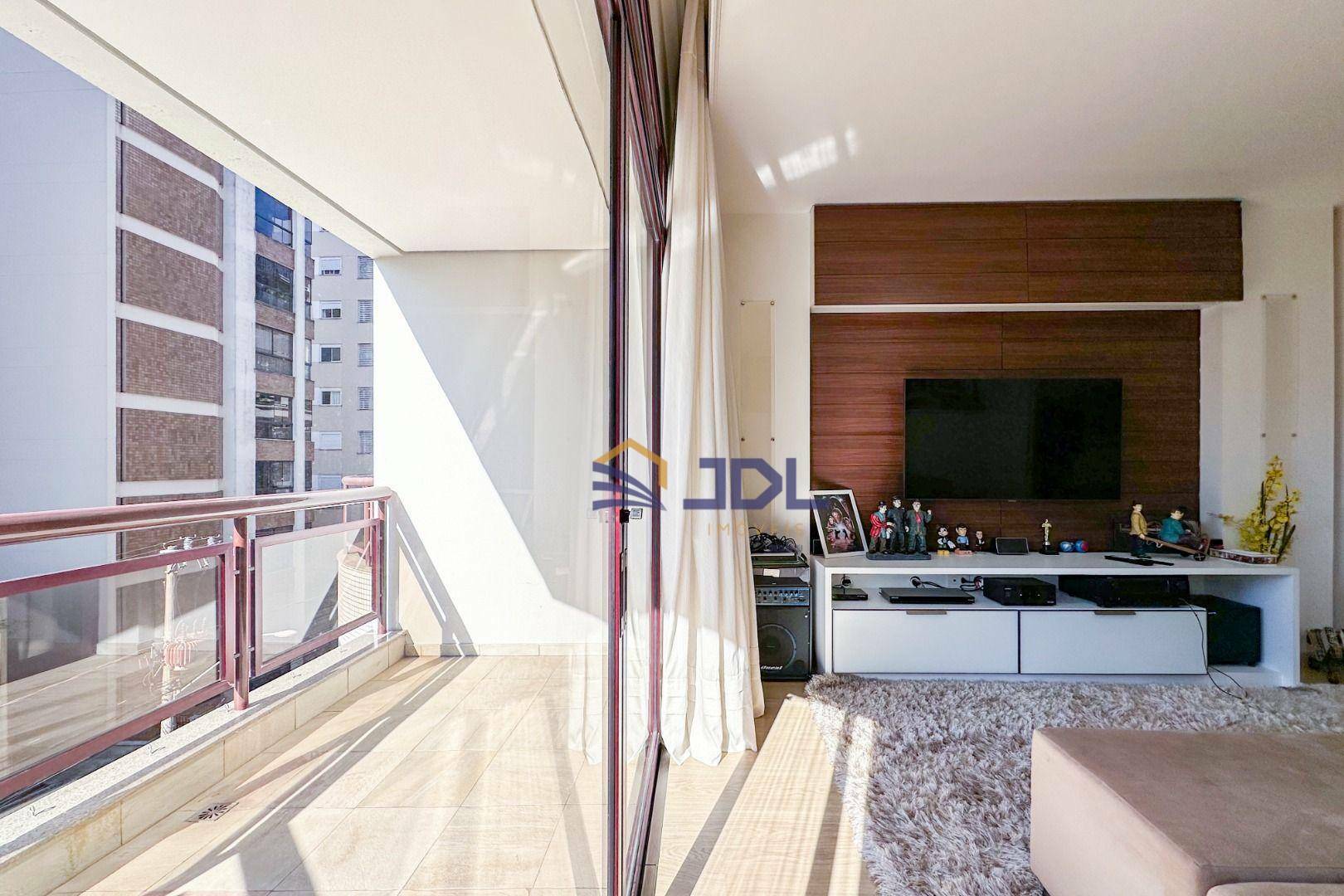 Apartamento à venda com 3 quartos, 246m² - Foto 5