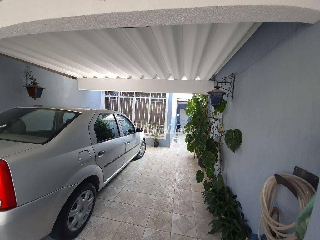 Sobrado à venda com 3 quartos, 200m² - Foto 2