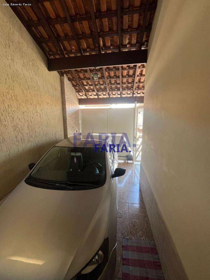 Casa à venda com 3 quartos, 110m² - Foto 2