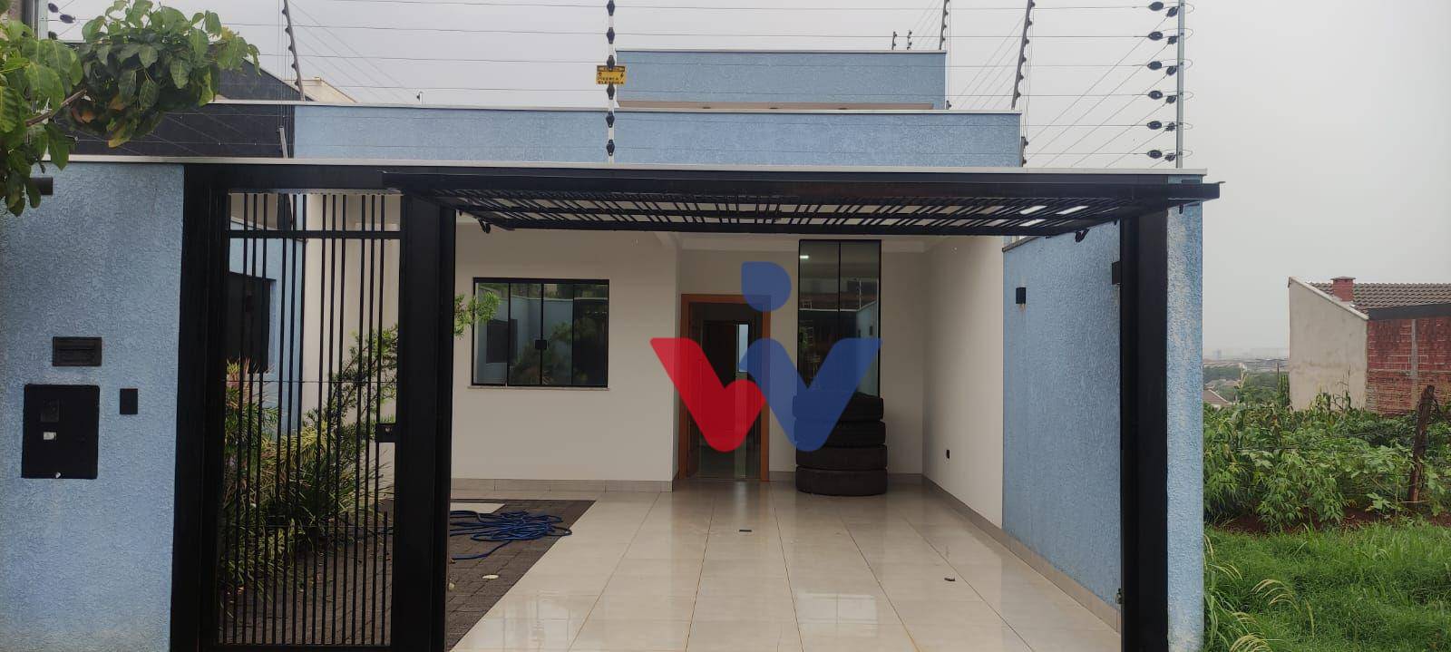 Casa à venda com 3 quartos, 78m² - Foto 1