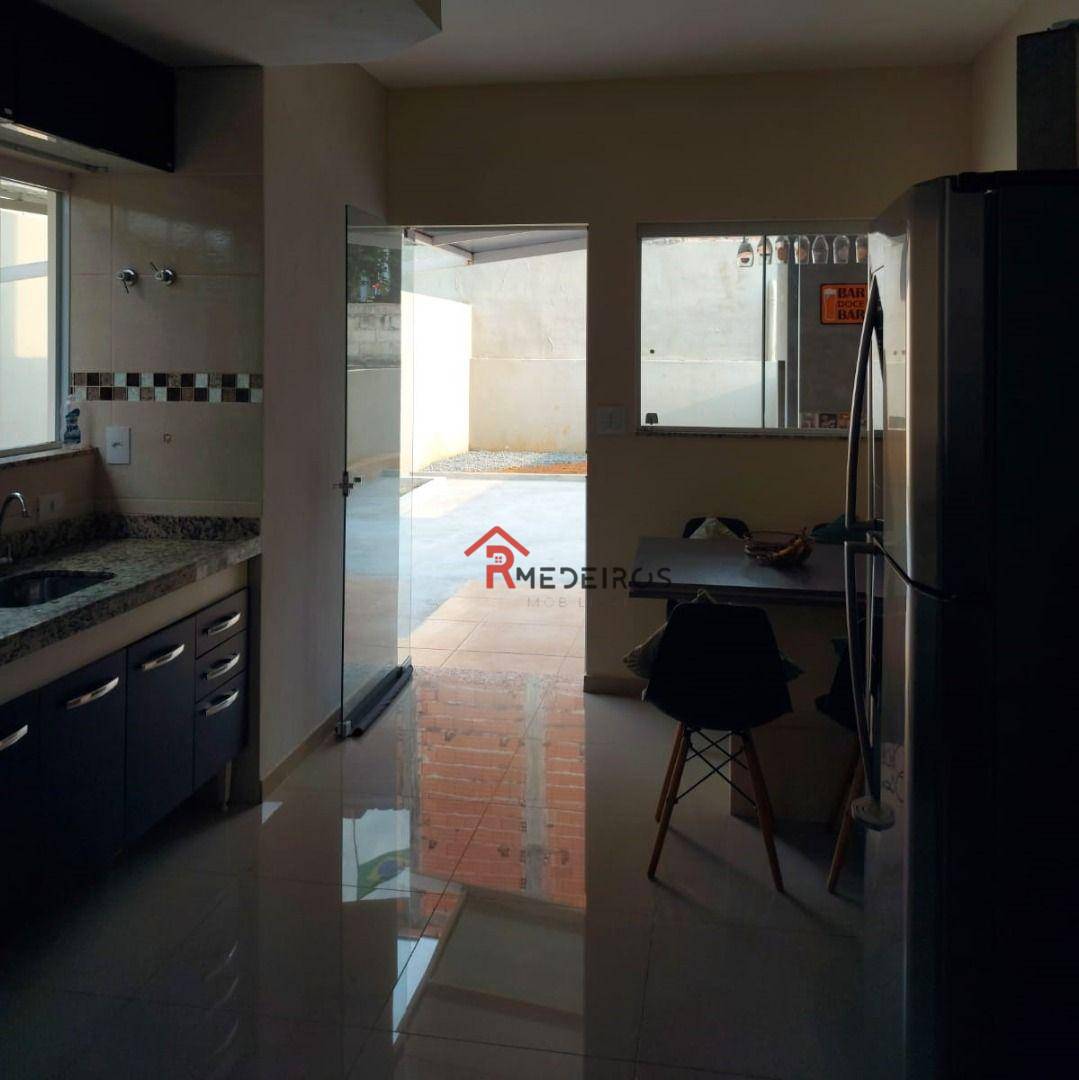 Casa à venda com 2 quartos, 100m² - Foto 14