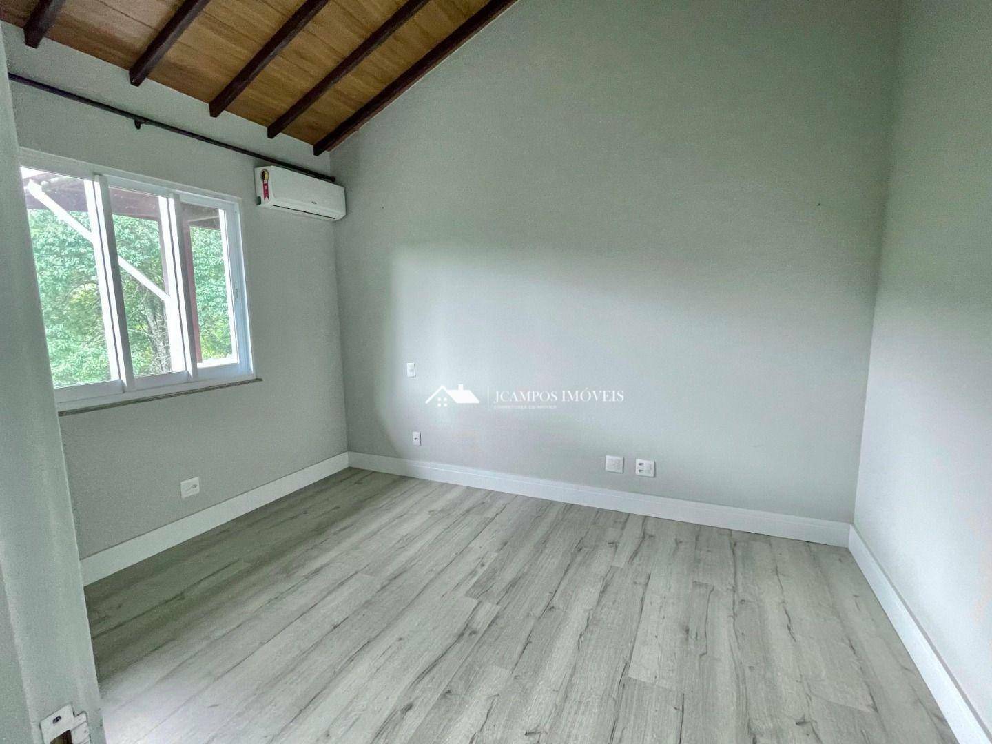 Casa à venda com 4 quartos, 300m² - Foto 27