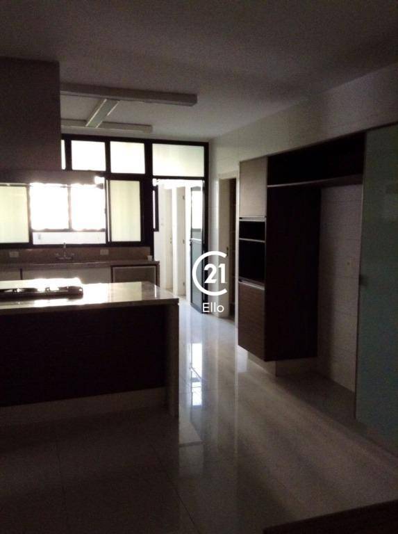 Apartamento para alugar com 4 quartos, 541m² - Foto 4