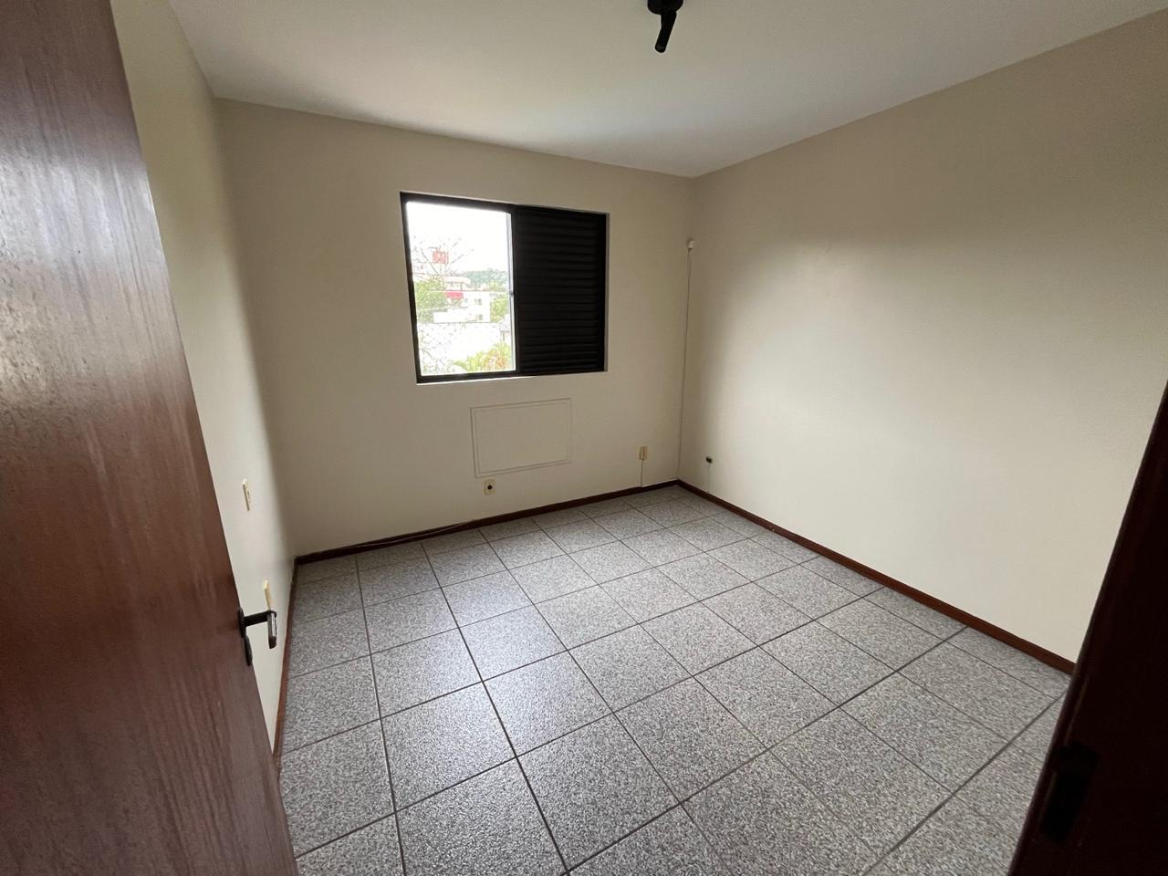 Apartamento à venda com 2 quartos, 68m² - Foto 7