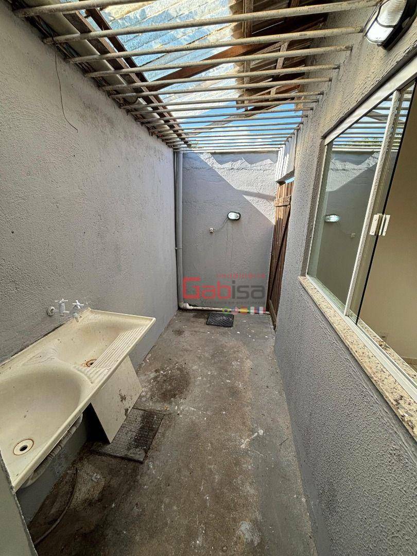 Casa à venda com 2 quartos, 60m² - Foto 8