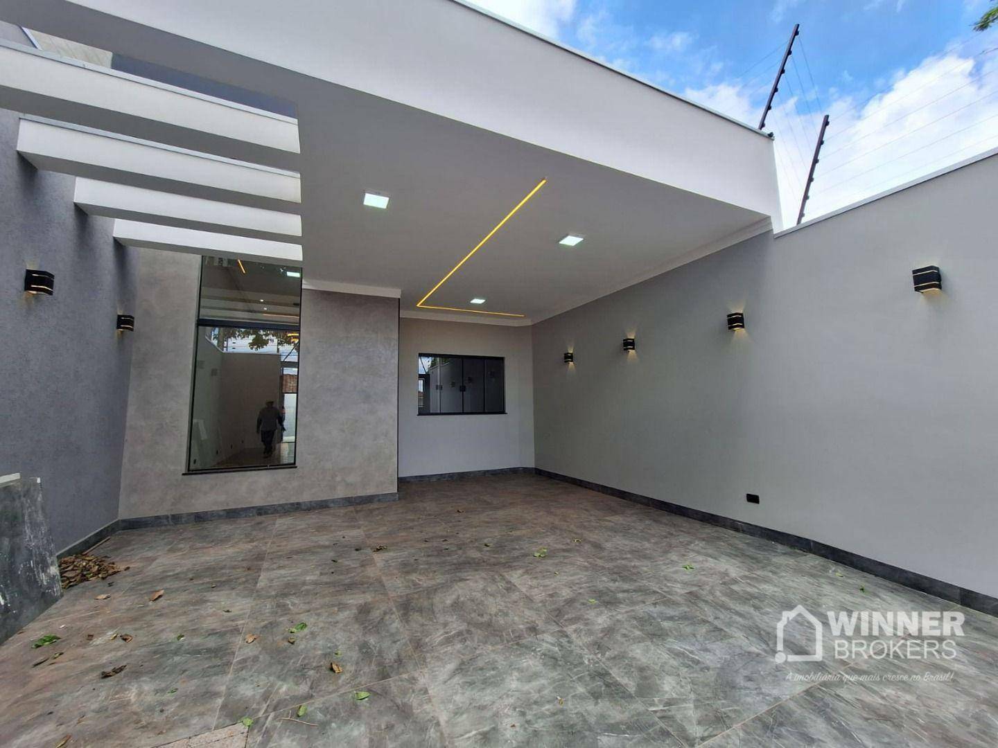 Casa à venda com 3 quartos, 98m² - Foto 1