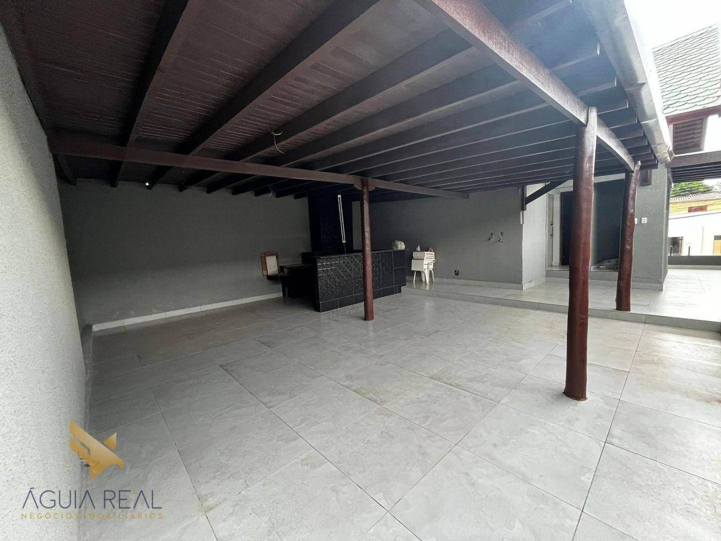 Sobrado à venda com 5 quartos, 280m² - Foto 1