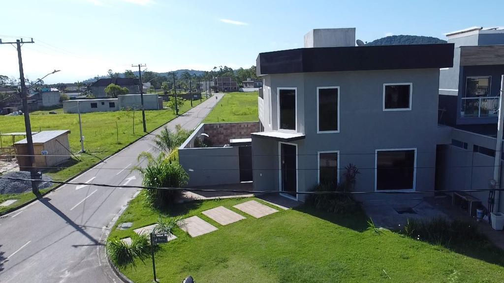 Casa de Condomínio à venda com 4 quartos, 250m² - Foto 2