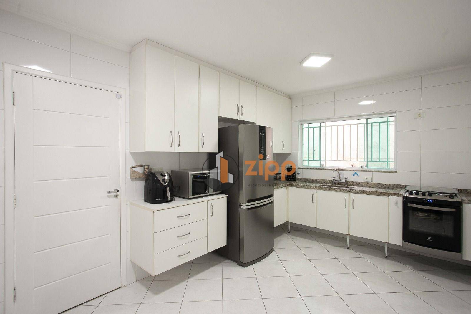 Sobrado à venda com 3 quartos, 187m² - Foto 14