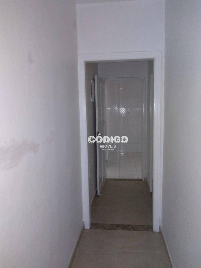 Casa para alugar com 2 quartos, 70m² - Foto 27