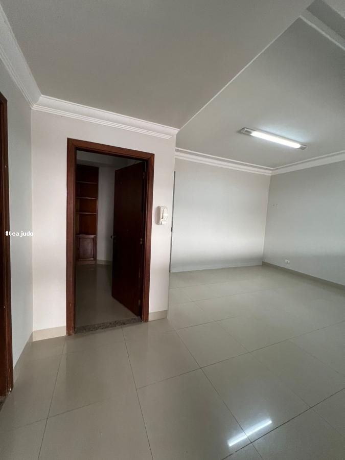 Casa à venda com 4 quartos, 250m² - Foto 4