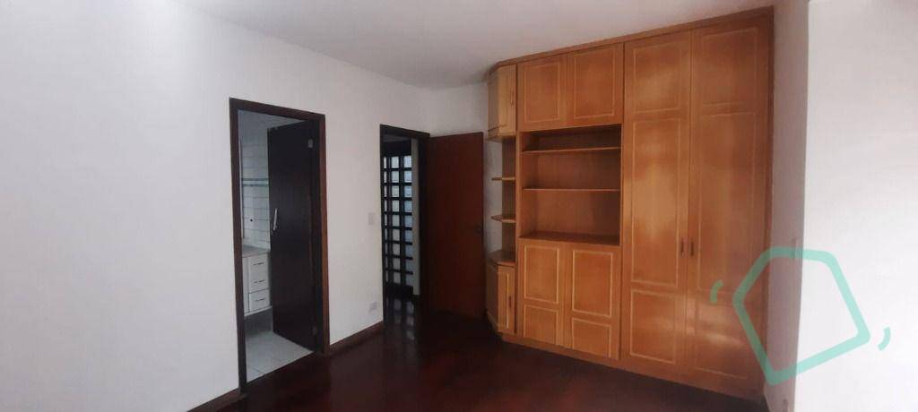Casa para alugar com 3 quartos, 500m² - Foto 8