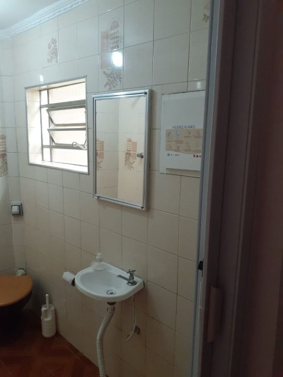 Casa para alugar com 3 quartos, 180m² - Foto 14