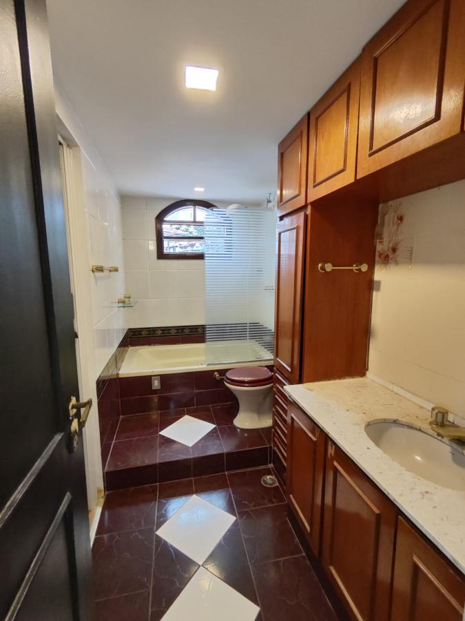 Casa à venda com 3 quartos, 220m² - Foto 15