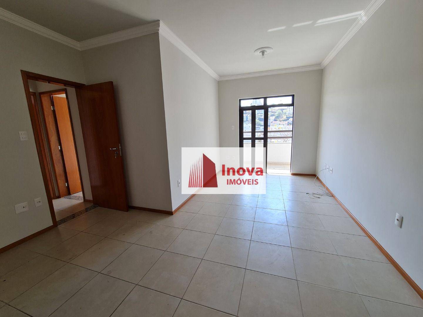 Apartamento à venda com 2 quartos, 75m² - Foto 4