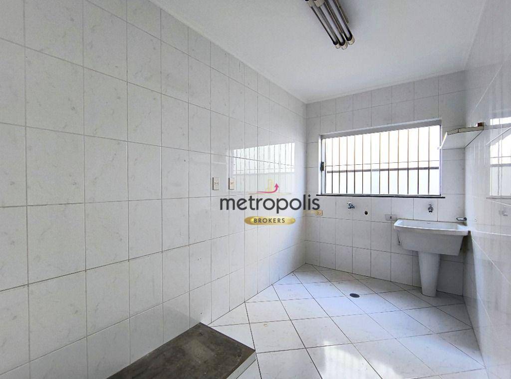 Sobrado para alugar com 3 quartos, 239m² - Foto 12