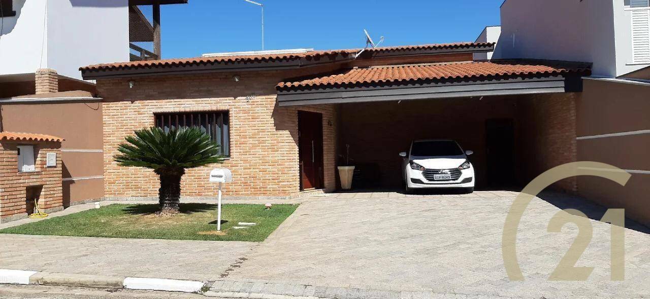 Casa de Condomínio à venda com 3 quartos, 230m² - Foto 1