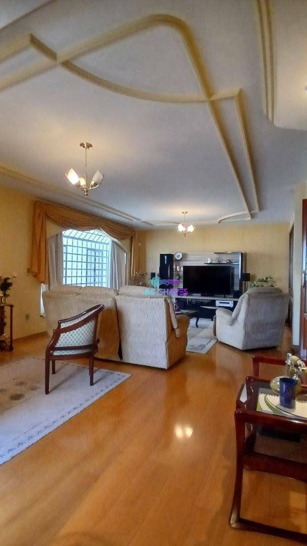 Casa à venda com 4 quartos, 355m² - Foto 4