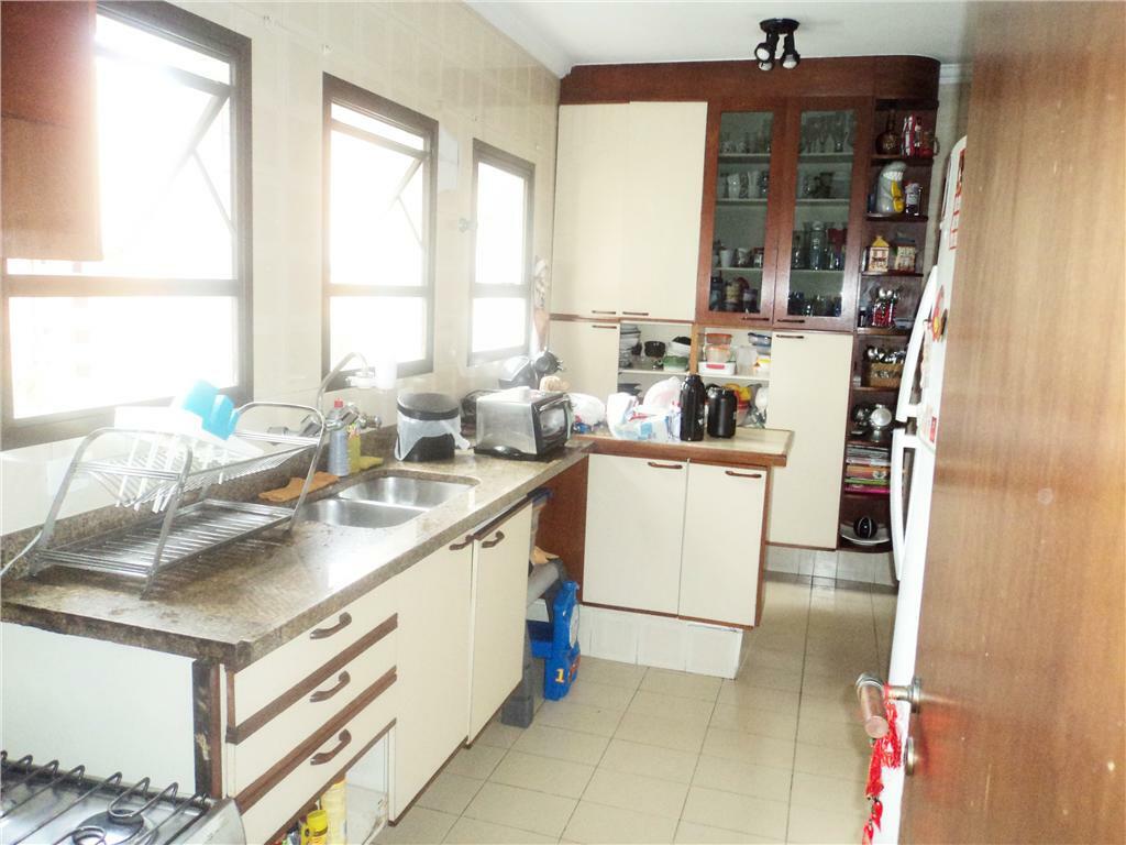 Apartamento à venda com 3 quartos, 180m² - Foto 7