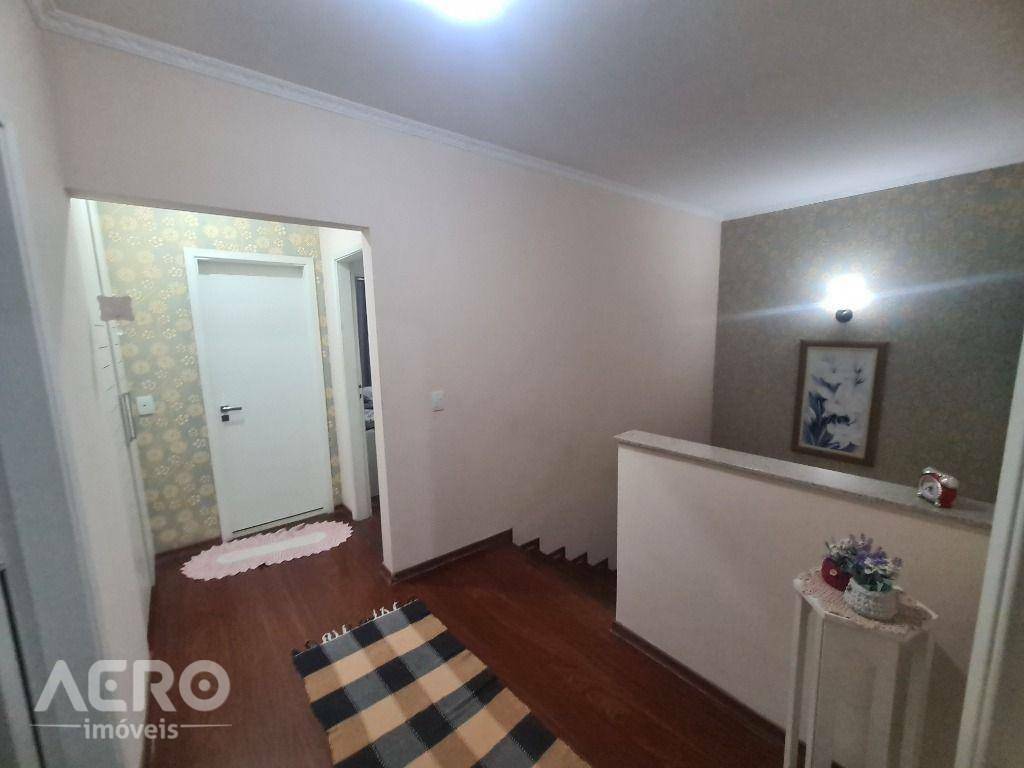 Casa à venda com 3 quartos, 210m² - Foto 22