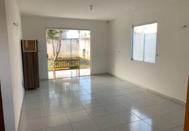 Casa à venda com 4 quartos, 200m² - Foto 2