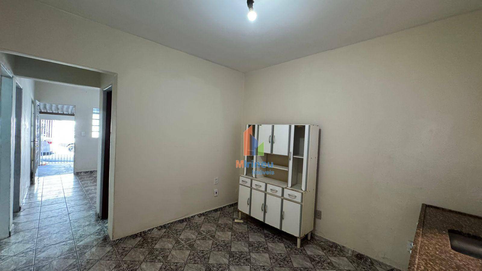 Casa para alugar com 2 quartos, 80m² - Foto 8