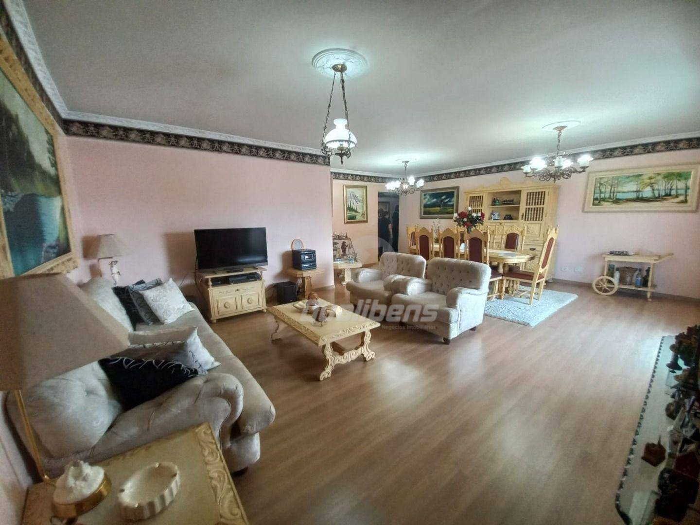 Apartamento à venda com 4 quartos, 220m² - Foto 1
