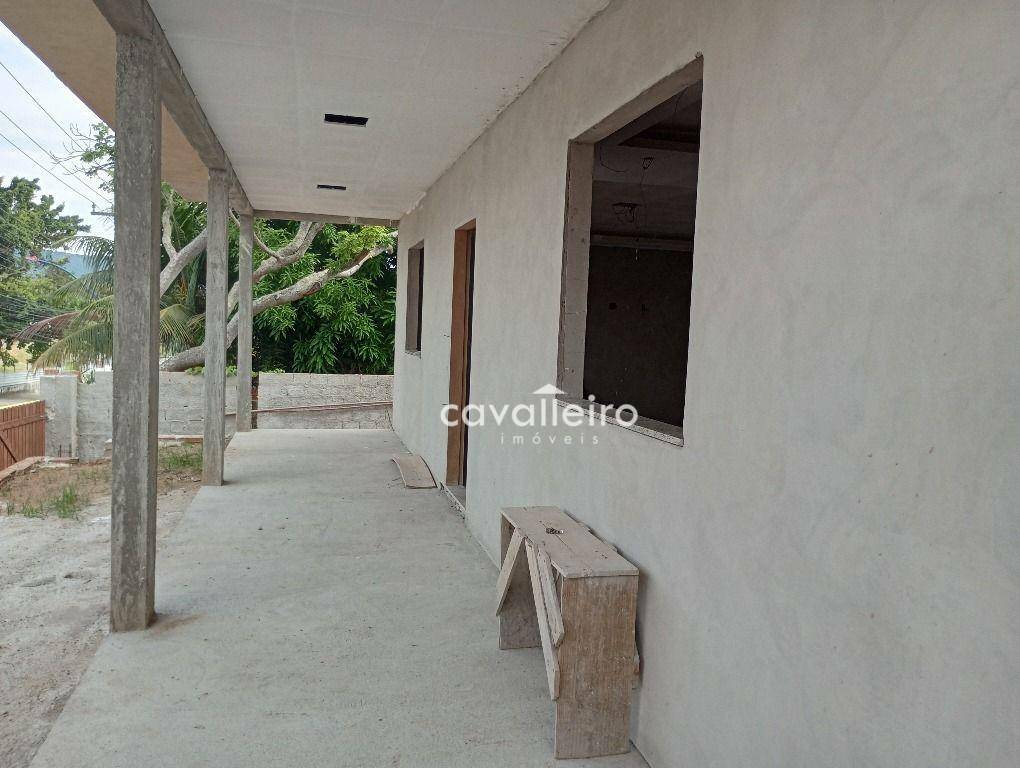 Casa à venda com 3 quartos, 300m² - Foto 2