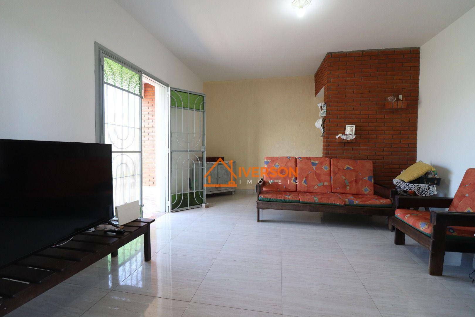 Casa à venda com 3 quartos, 108m² - Foto 4