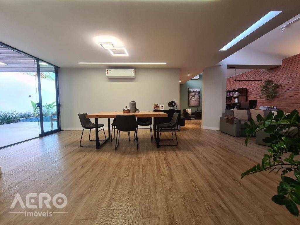 Casa à venda com 3 quartos, 252m² - Foto 21