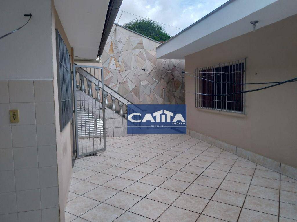 Casa à venda e aluguel com 3 quartos, 200m² - Foto 3