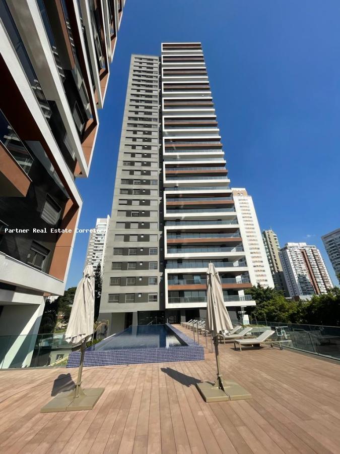 Apartamento à venda com 4 quartos, 225m² - Foto 1