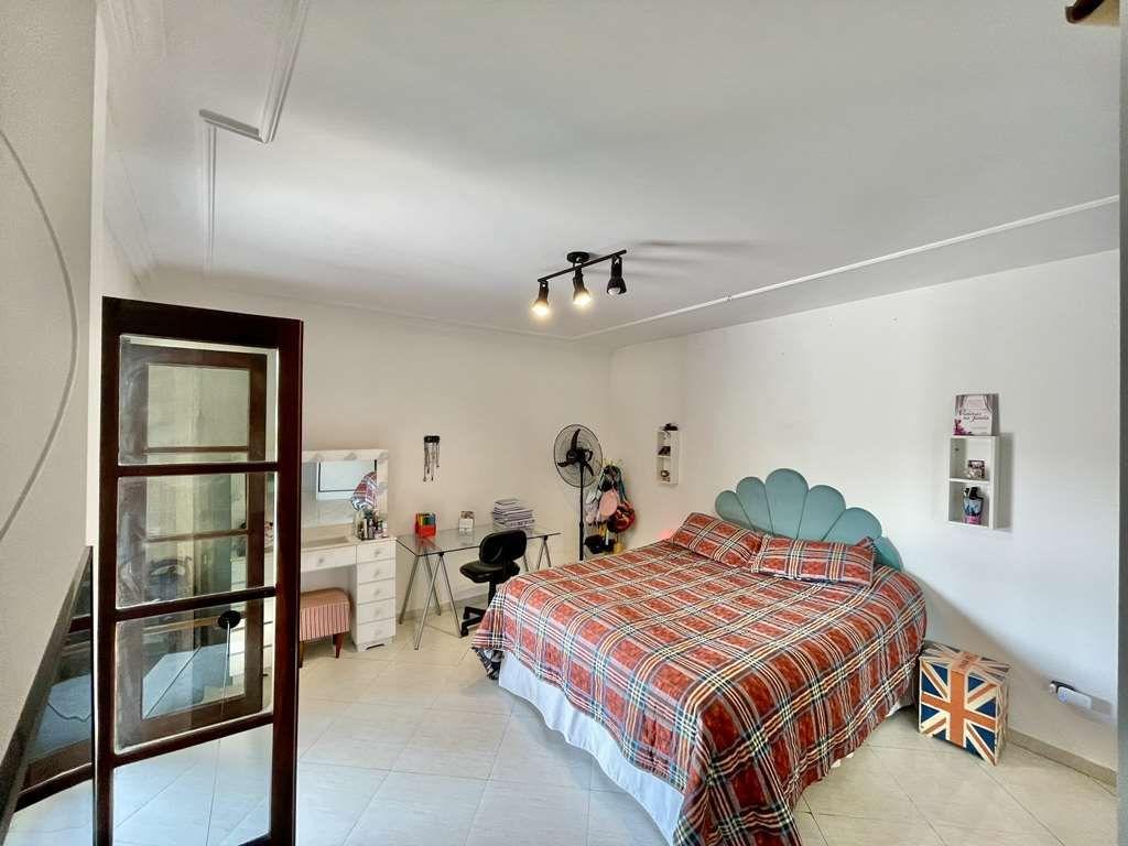 Casa à venda com 3 quartos, 280m² - Foto 14