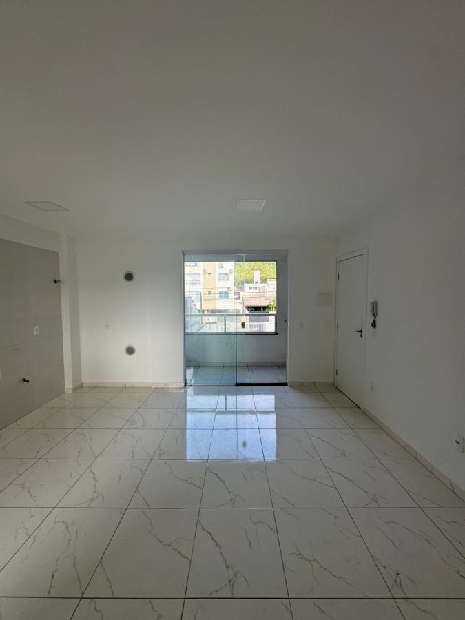 Apartamento à venda com 2 quartos, 60m² - Foto 7