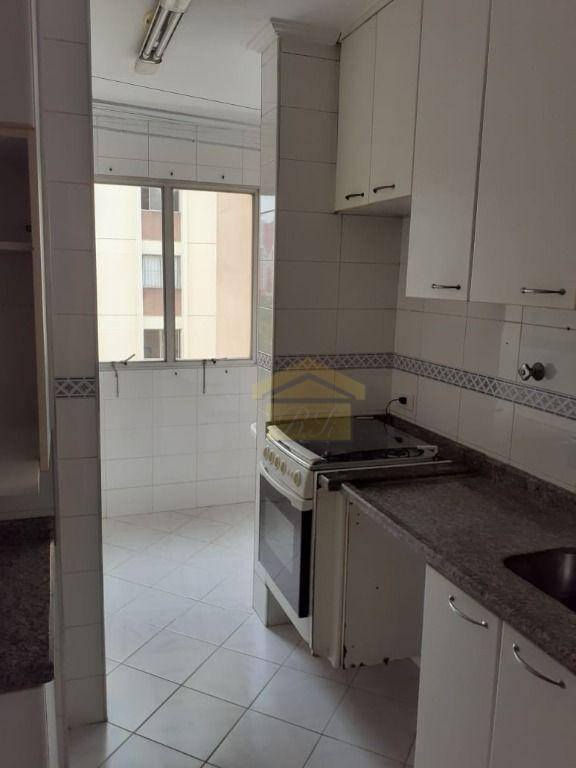 Apartamento à venda com 3 quartos, 67m² - Foto 4