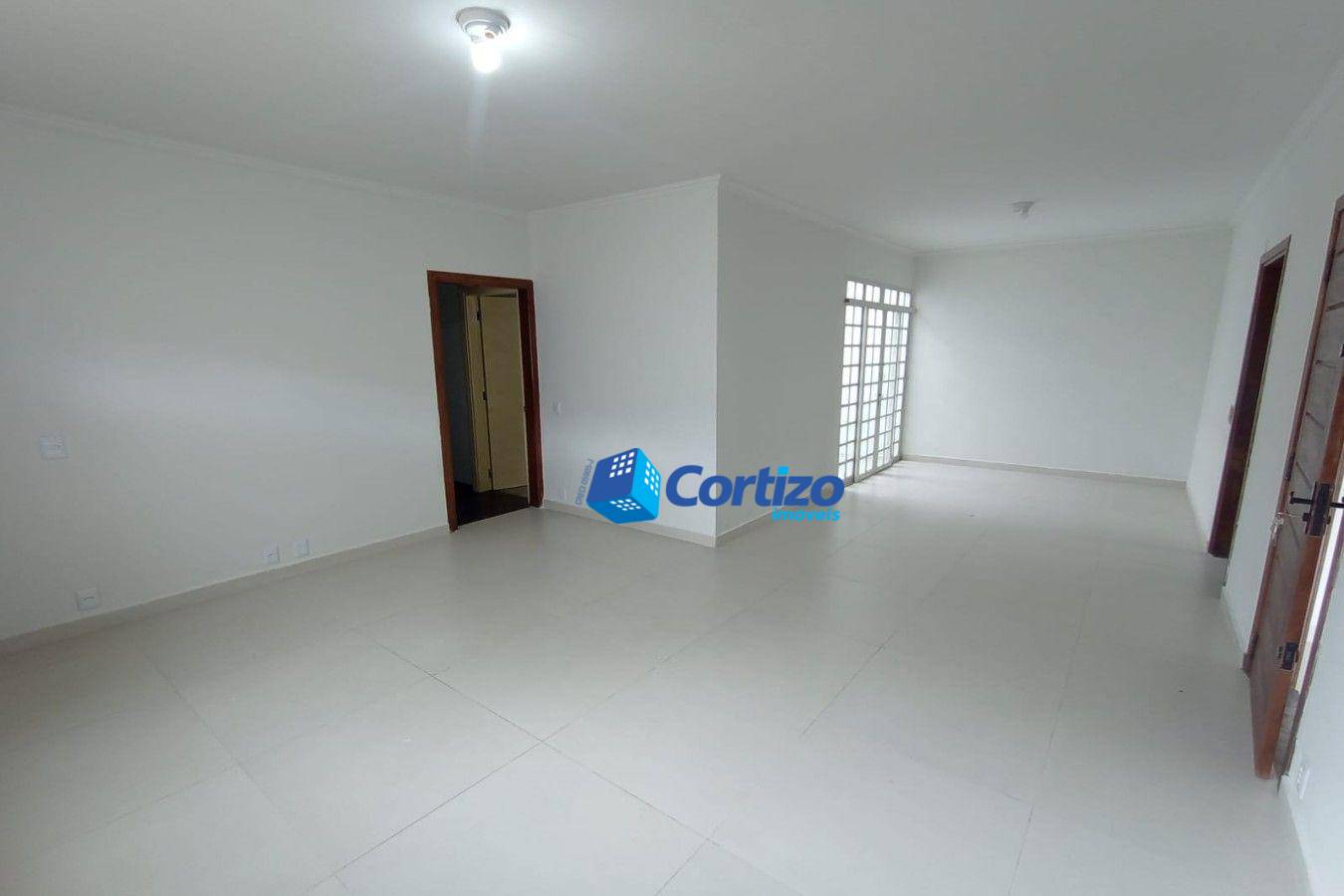 Casa para alugar com 3 quartos, 200M2 - Foto 29
