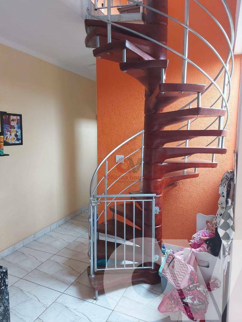 Casa à venda com 4 quartos, 200m² - Foto 5