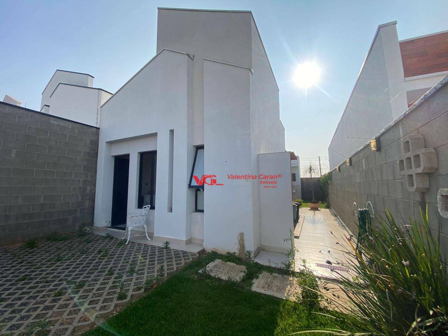 Casa à venda com 2 quartos, 89m² - Foto 1