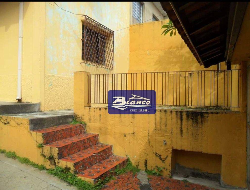 Casa à venda com 4 quartos, 105m² - Foto 2