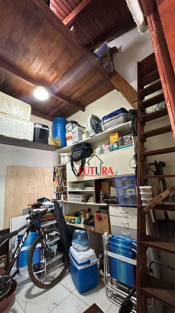 Casa à venda com 3 quartos, 208m² - Foto 29