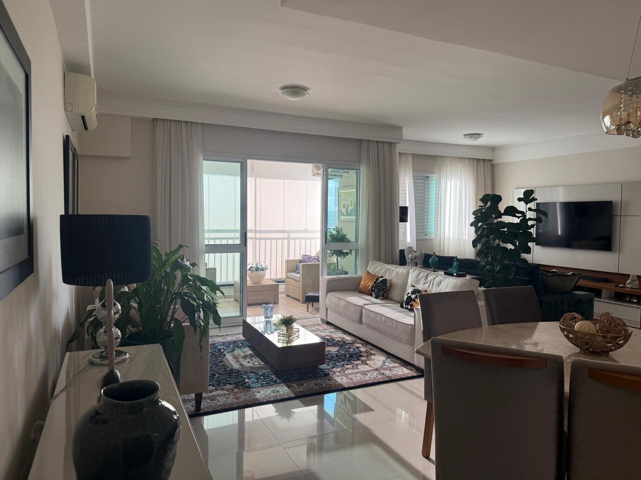 Apartamento para alugar com 3 quartos, 129m² - Foto 1