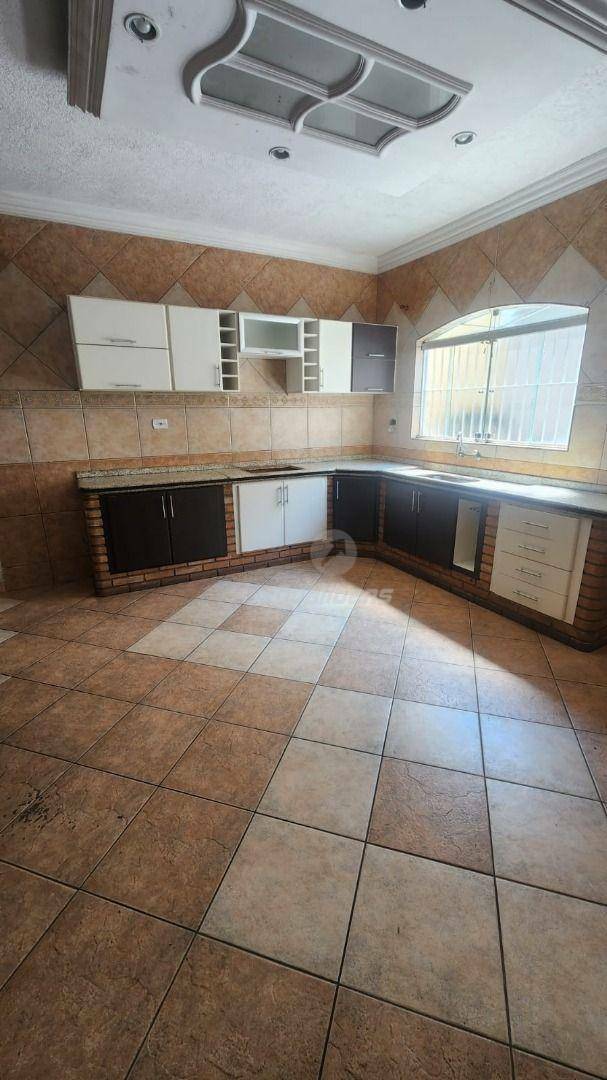 Sobrado à venda com 3 quartos, 290m² - Foto 1