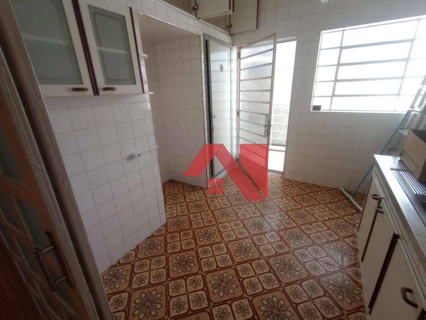 Casa à venda com 3 quartos, 218m² - Foto 33