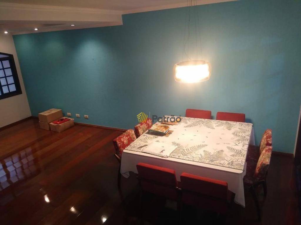 Sobrado à venda com 3 quartos, 200m² - Foto 4