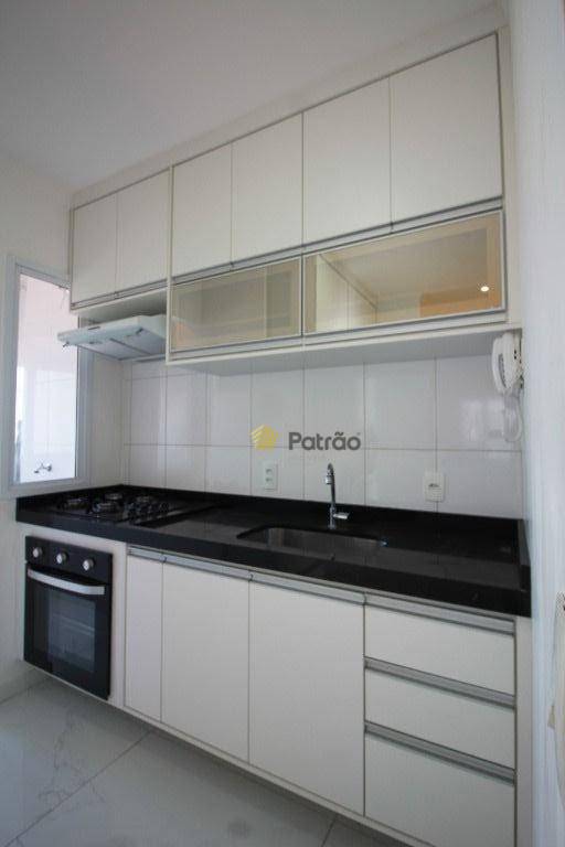 Apartamento à venda com 2 quartos, 64m² - Foto 10