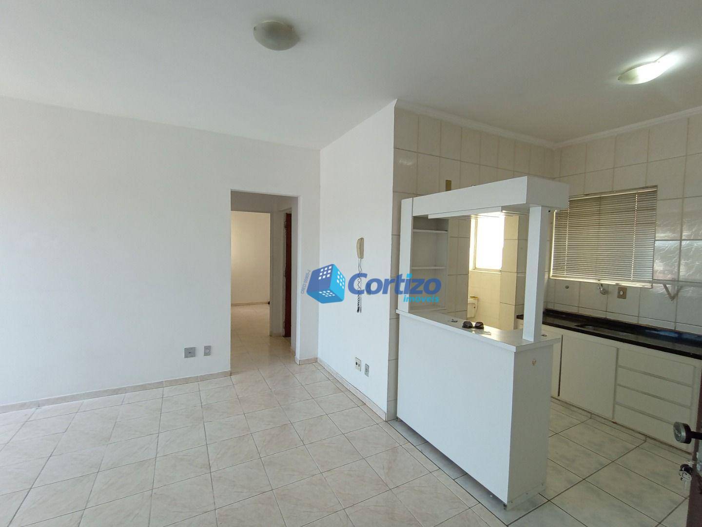 Apartamento para alugar com 2 quartos, 65m² - Foto 4